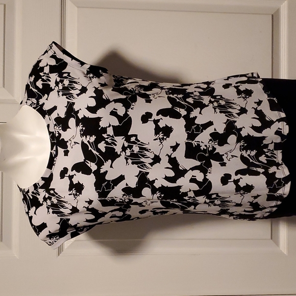 Elle Butterfly Silhouette Black/White Printed Women's Crepe Top - Size Small - Picture 2 of 8
